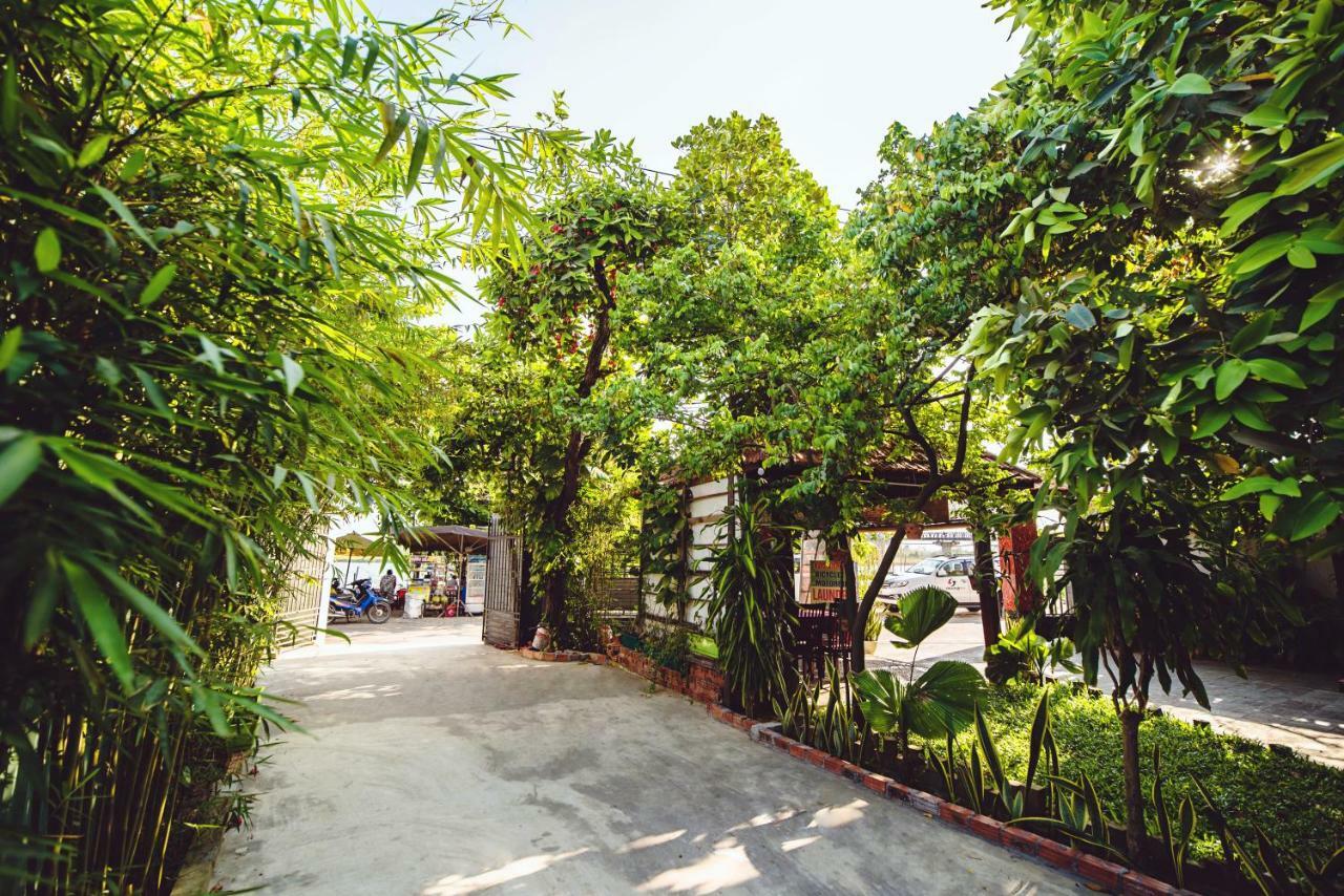Riverside Plum Garden Villa Хоян Екстер'єр фото